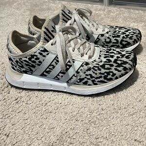 Adidas women’s size 7.5